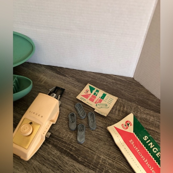 Vtg Singer Buttonholer Attachment - Picture 2 of 9